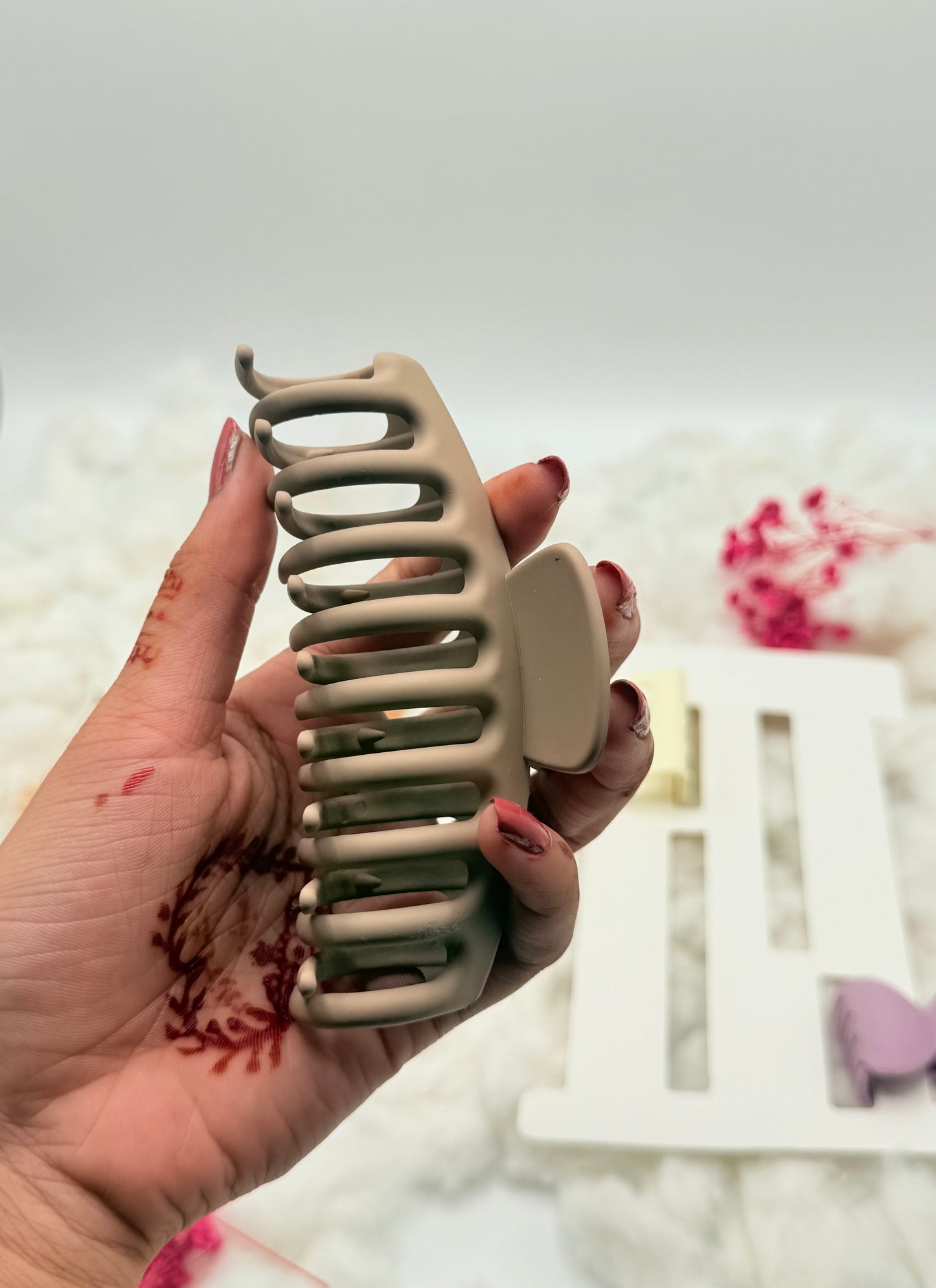Wooden Combs & Matte Hair Clips Set (6pcs)