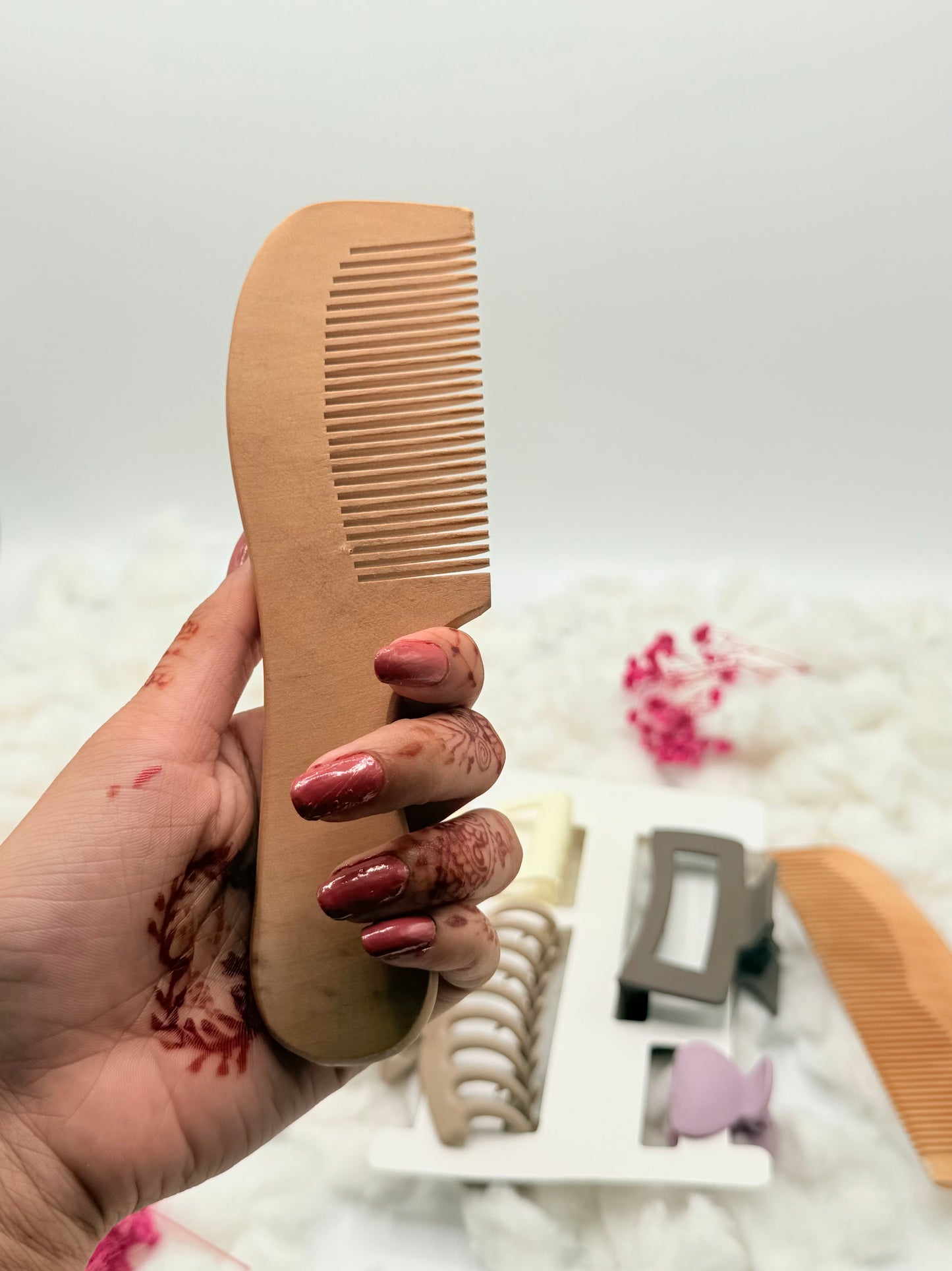 Wooden Combs & Matte Hair Clips Set (6pcs)
