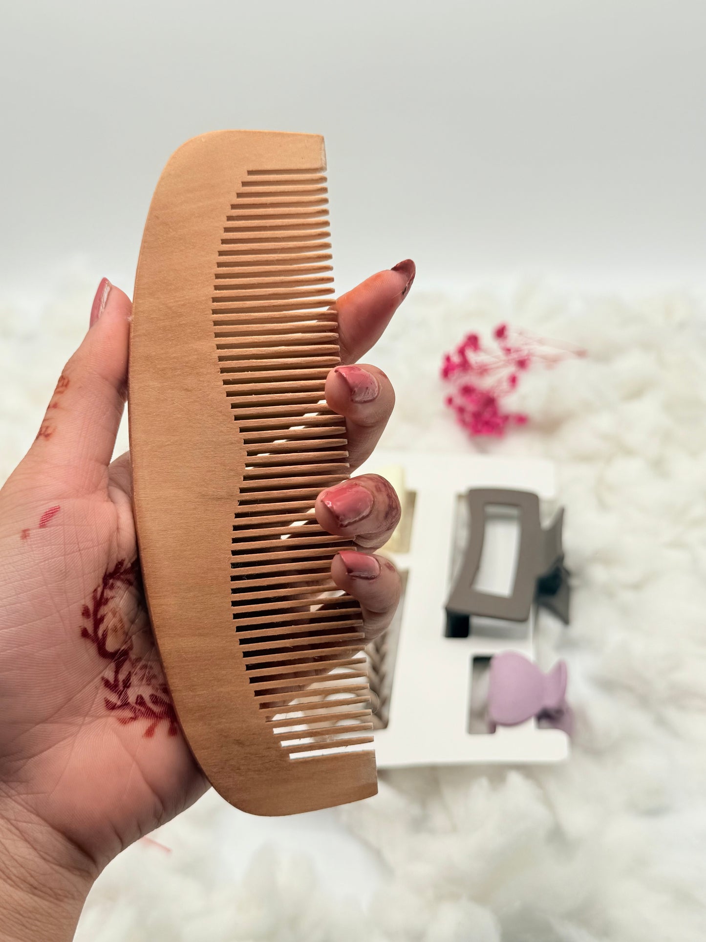 Wooden Combs & Matte Hair Clips Set (6pcs)